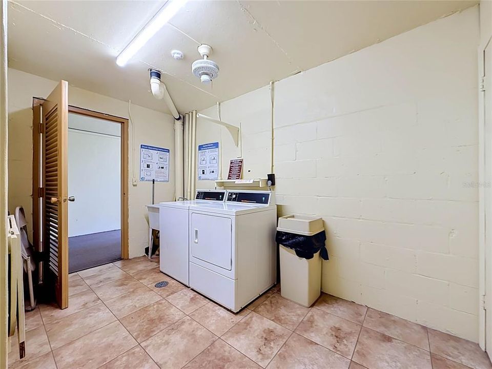 На продажу: $227,999 (2 спален, 2 ванн, 1100 Квадратных фут)
