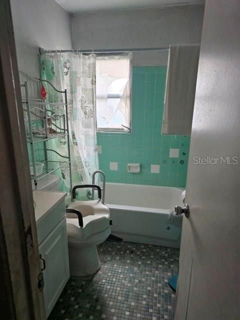 For Sale: $100,000 (4 beds, 1 baths, 1296 Square Feet)
