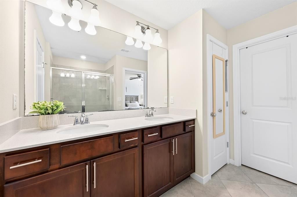 For Sale: $399,900 (4 beds, 3 baths, 1809 Square Feet)