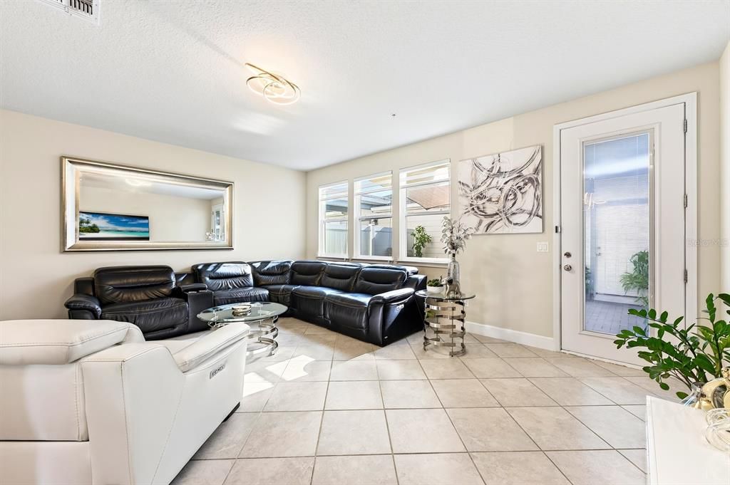 For Sale: $399,900 (4 beds, 3 baths, 1809 Square Feet)