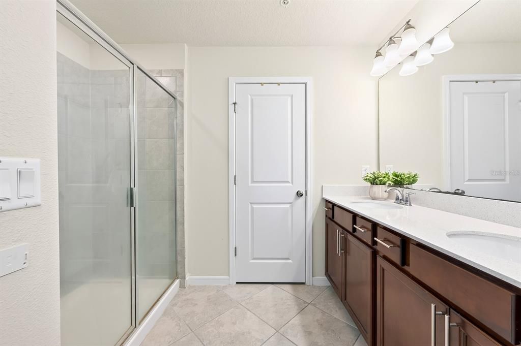 For Sale: $399,900 (4 beds, 3 baths, 1809 Square Feet)