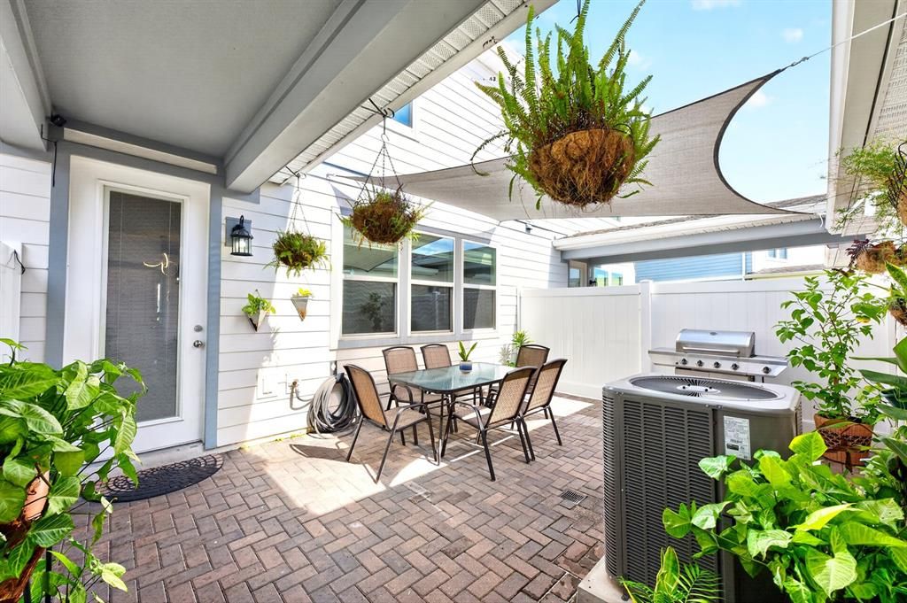 For Sale: $399,900 (4 beds, 3 baths, 1809 Square Feet)