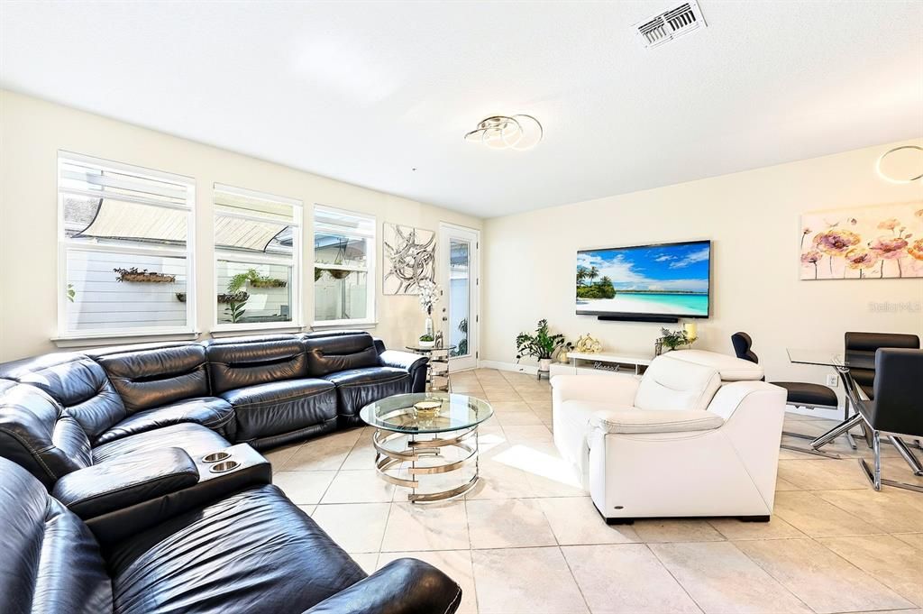 For Sale: $399,900 (4 beds, 3 baths, 1809 Square Feet)