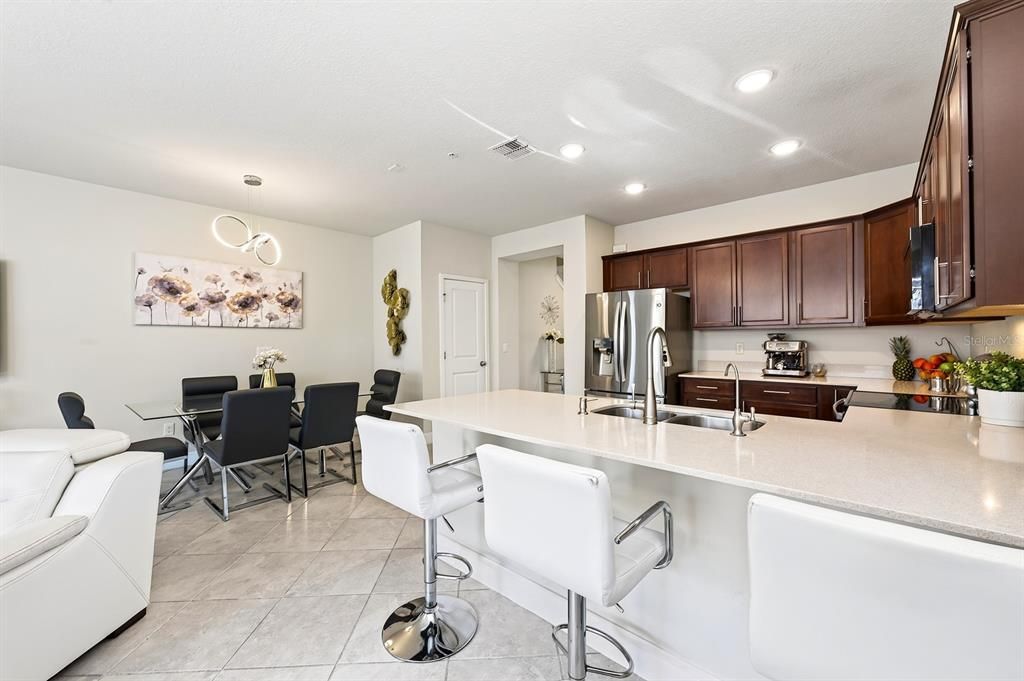 For Sale: $399,900 (4 beds, 3 baths, 1809 Square Feet)