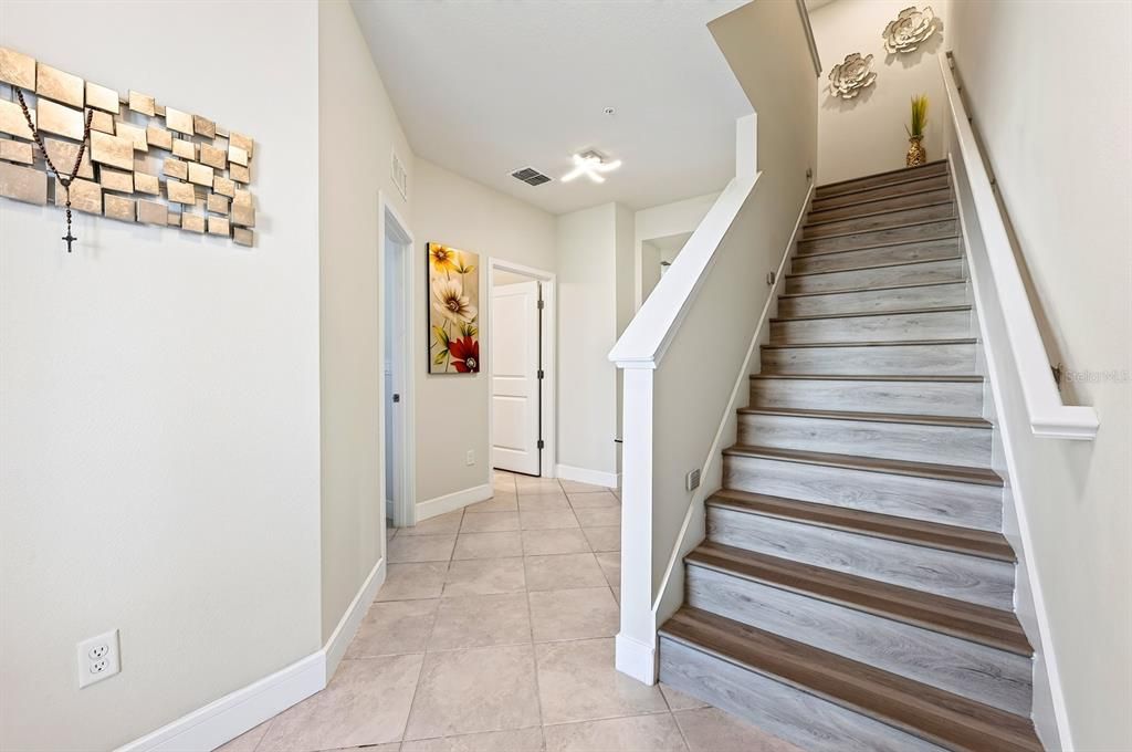 For Sale: $399,900 (4 beds, 3 baths, 1809 Square Feet)