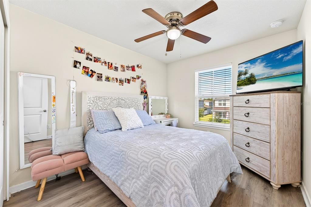 For Sale: $399,900 (4 beds, 3 baths, 1809 Square Feet)