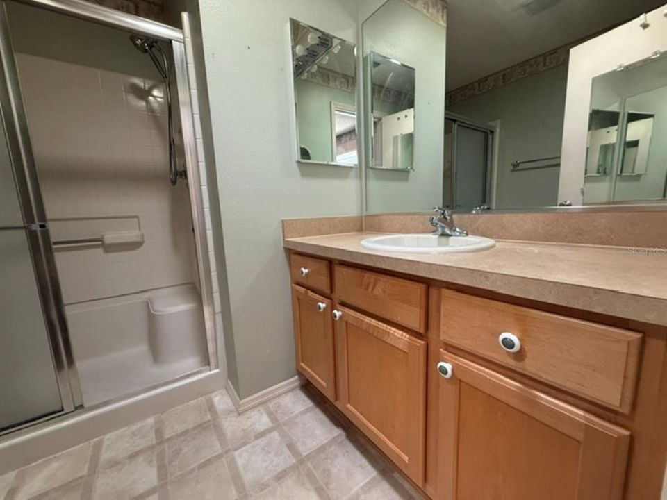 На продажу: $239,000 (2 спален, 2 ванн, 1156 Квадратных фут)
