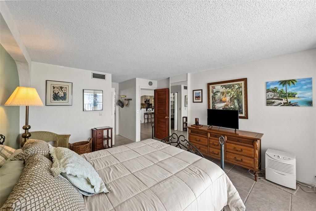 En Venta: $560,000 (2 camas, 2 baños, 1295 Pies cuadrados)