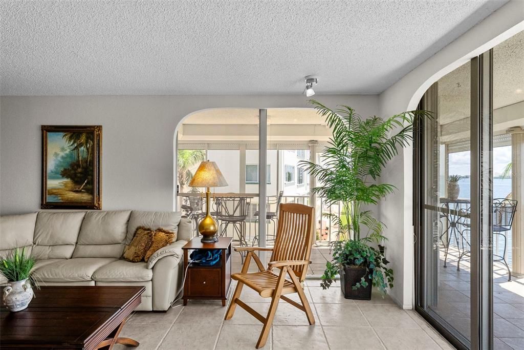 En Venta: $560,000 (2 camas, 2 baños, 1295 Pies cuadrados)