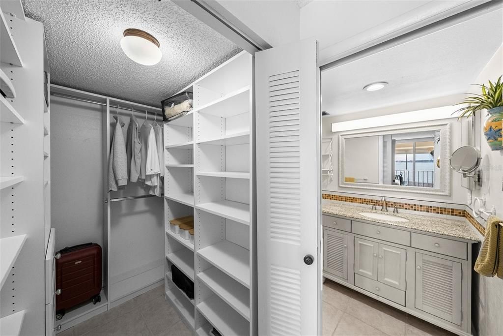 En Venta: $560,000 (2 camas, 2 baños, 1295 Pies cuadrados)