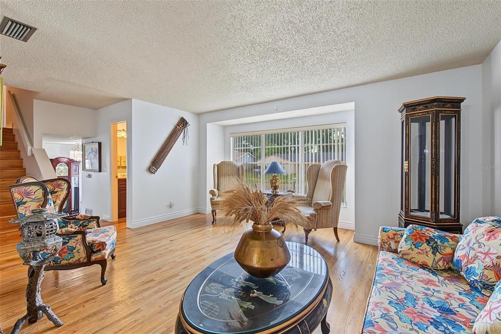 For Sale: $525,000 (3 beds, 2 baths, 1991 Square Feet)