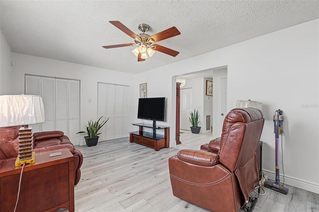 For Sale: $525,000 (3 beds, 2 baths, 1991 Square Feet)