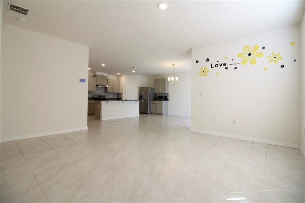 For Rent: $2,000 (4 beds, 2 baths, 1851 Square Feet)