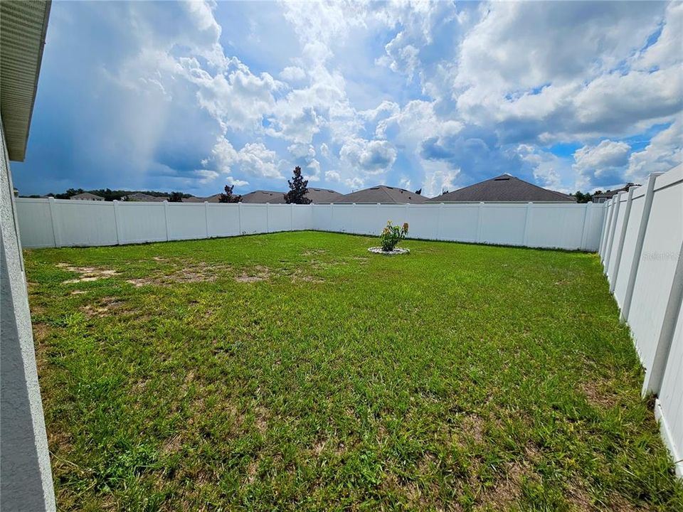For Rent: $2,000 (4 beds, 2 baths, 1851 Square Feet)