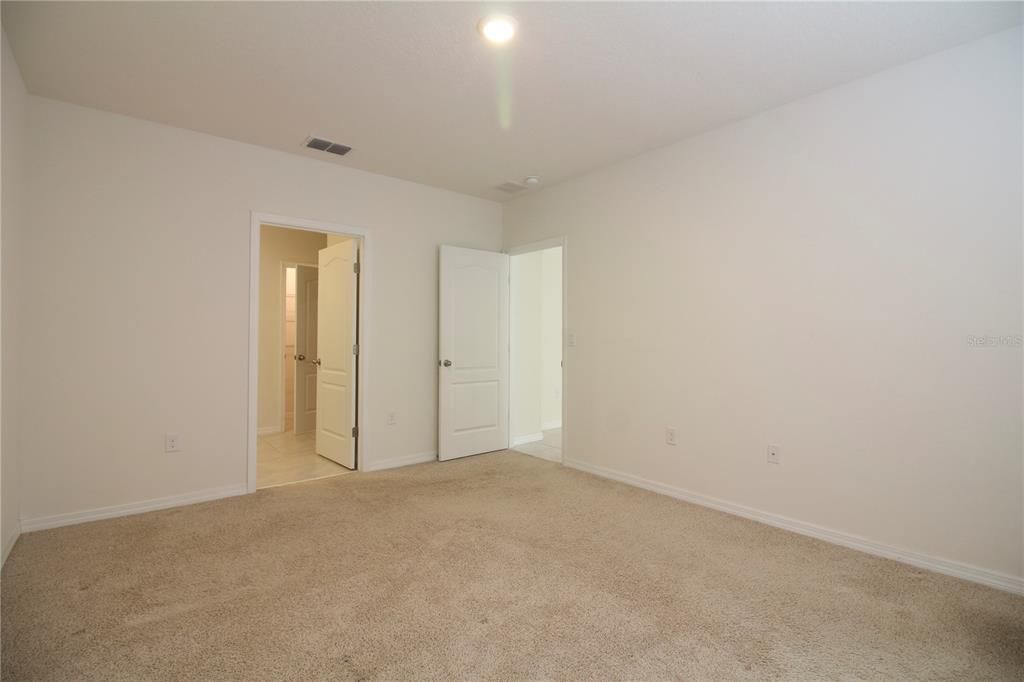 For Rent: $2,000 (4 beds, 2 baths, 1851 Square Feet)