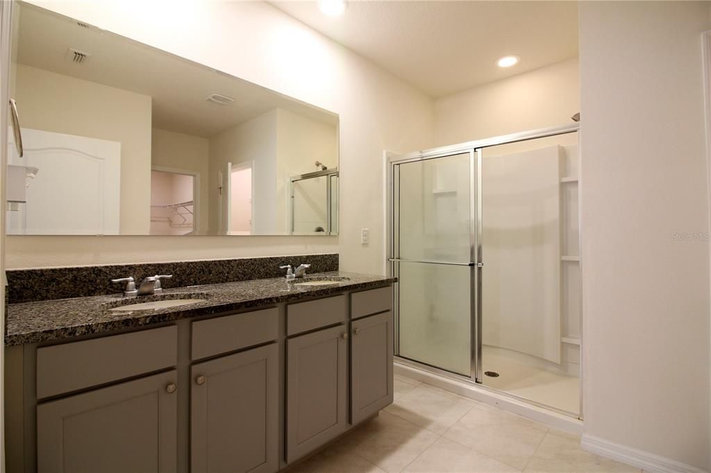 For Rent: $2,000 (4 beds, 2 baths, 1851 Square Feet)