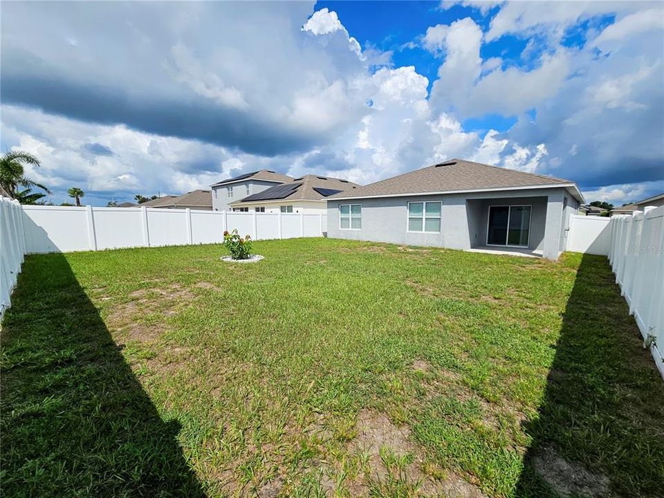 For Rent: $2,000 (4 beds, 2 baths, 1851 Square Feet)