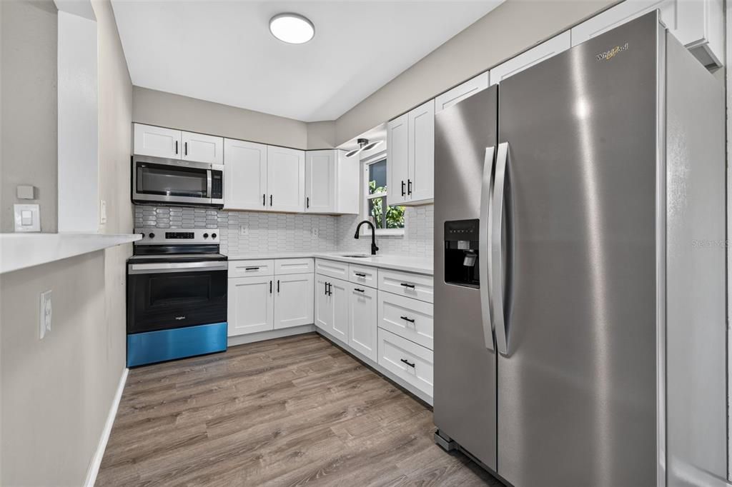 На продажу: $449,900 (3 спален, 2 ванн, 1080 Квадратных фут)