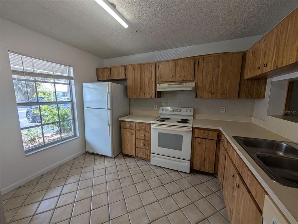 В аренду: $1,900 (2 спален, 2 ванн, 1013 Квадратных фут)