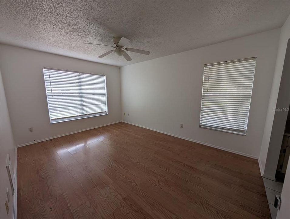 В аренду: $1,900 (2 спален, 2 ванн, 1013 Квадратных фут)