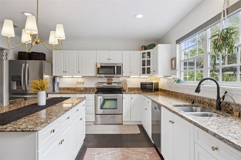 For Sale: $799,000 (3 beds, 2 baths, 1837 Square Feet)