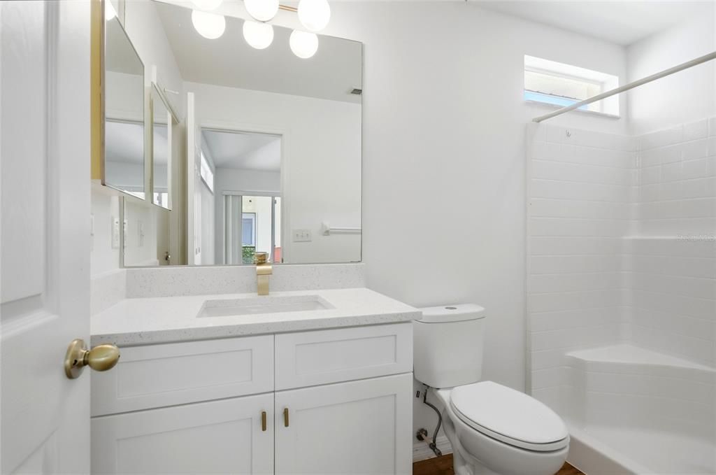 На продажу: $359,997 (4 спален, 2 ванн, 1562 Квадратных фут)