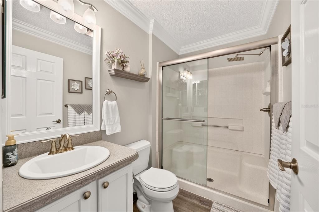 For Sale: $450,000 (3 beds, 2 baths, 1915 Square Feet)