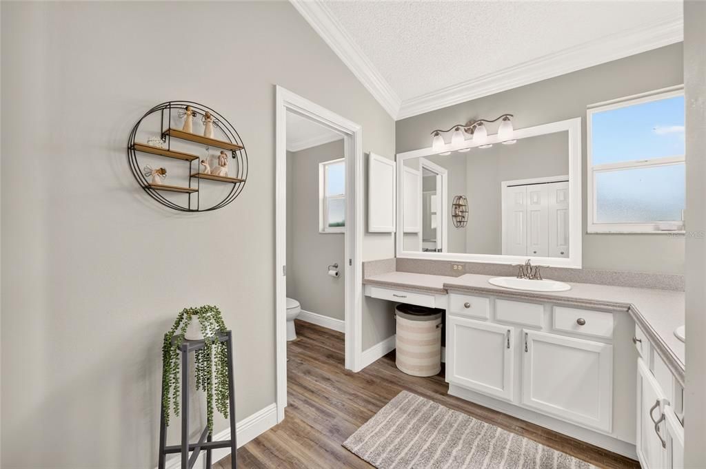 For Sale: $450,000 (3 beds, 2 baths, 1915 Square Feet)