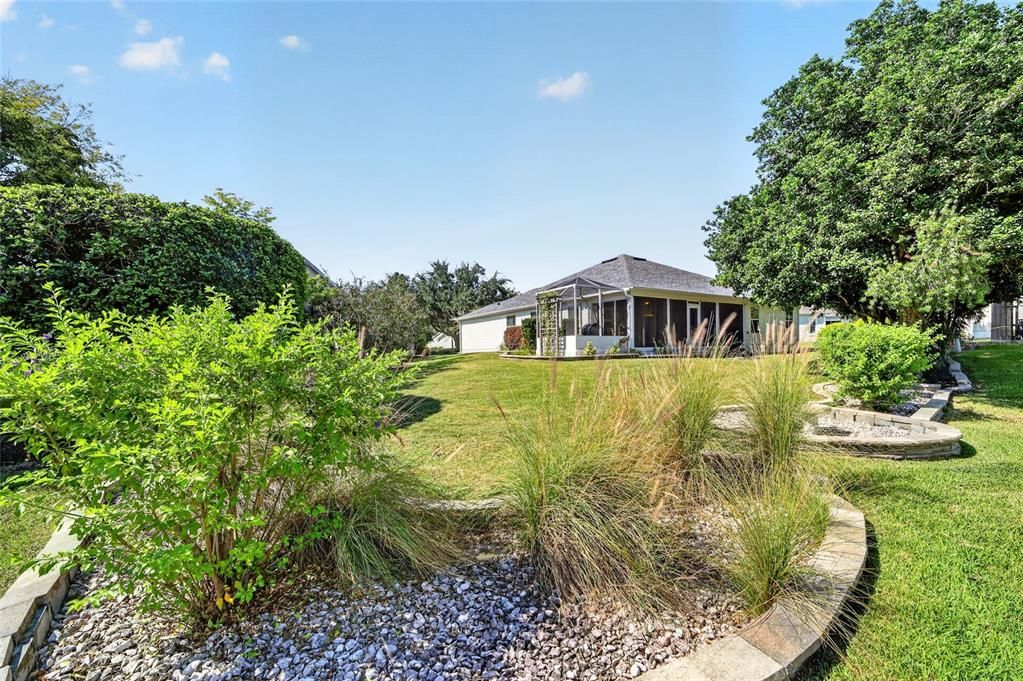 For Sale: $450,000 (3 beds, 2 baths, 1915 Square Feet)