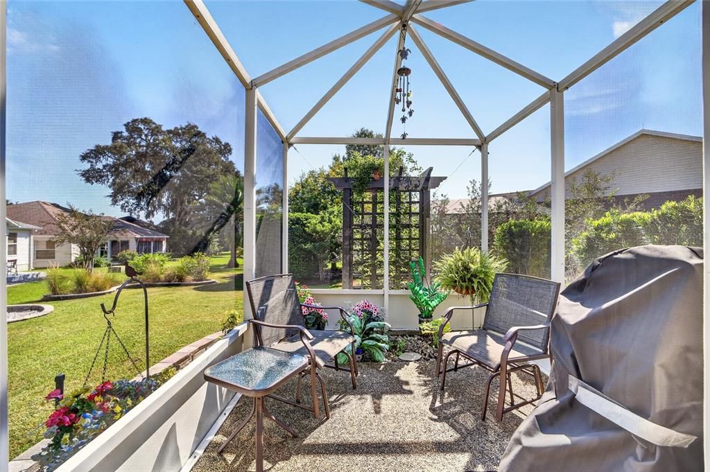 For Sale: $450,000 (3 beds, 2 baths, 1915 Square Feet)