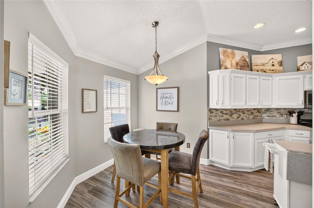 For Sale: $450,000 (3 beds, 2 baths, 1915 Square Feet)