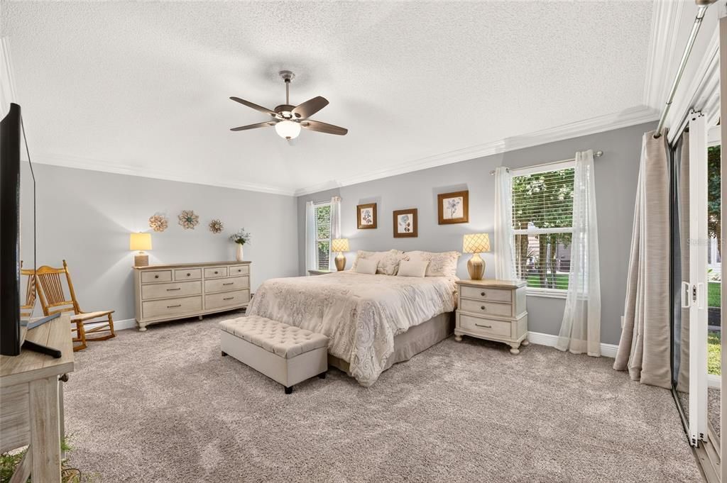 For Sale: $450,000 (3 beds, 2 baths, 1915 Square Feet)