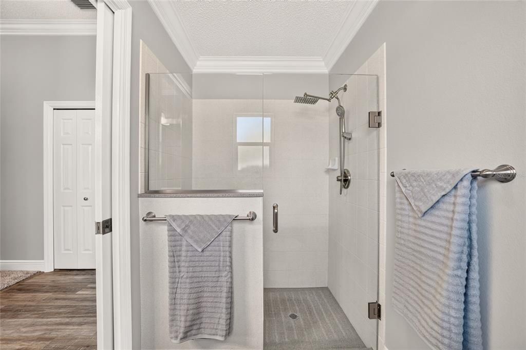 For Sale: $450,000 (3 beds, 2 baths, 1915 Square Feet)