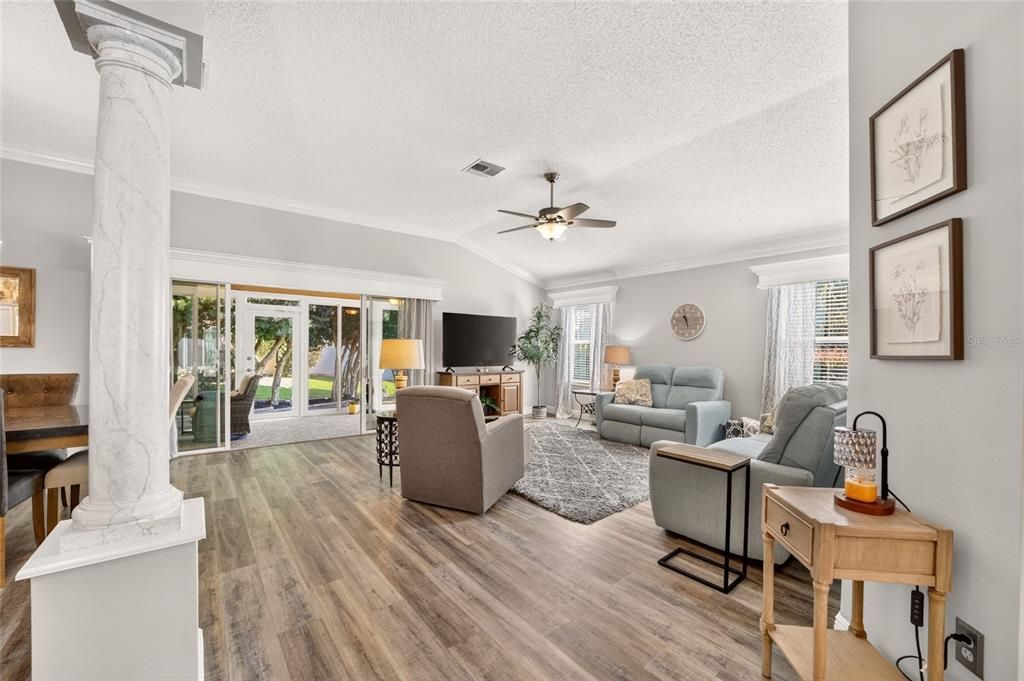 For Sale: $450,000 (3 beds, 2 baths, 1915 Square Feet)