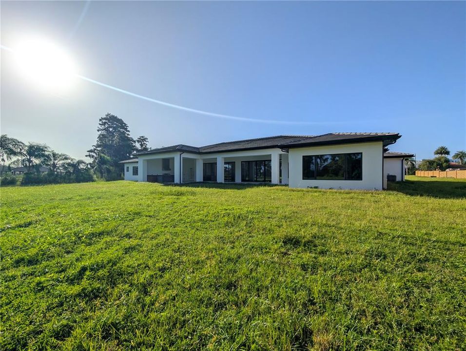 For Sale: $3,150,000 (4 beds, 6 baths, 5174 Square Feet)
