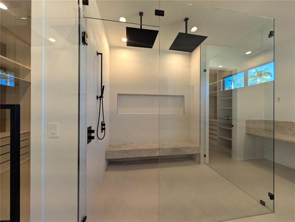 For Sale: $3,150,000 (4 beds, 6 baths, 5174 Square Feet)