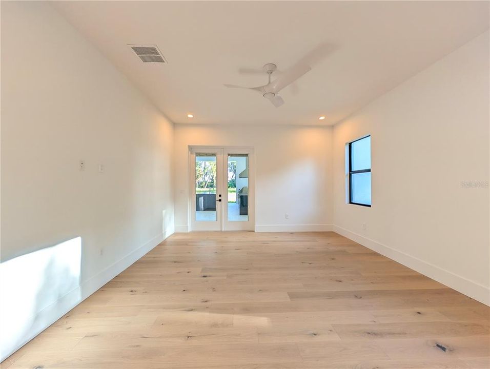 For Sale: $3,150,000 (4 beds, 6 baths, 5174 Square Feet)