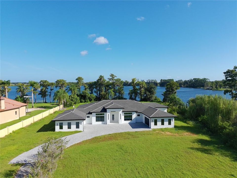 For Sale: $3,150,000 (4 beds, 6 baths, 5174 Square Feet)