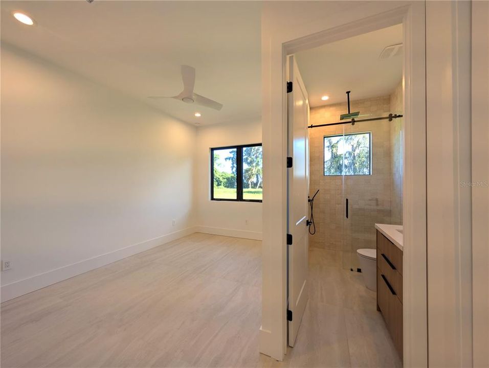 For Sale: $3,150,000 (4 beds, 6 baths, 5174 Square Feet)