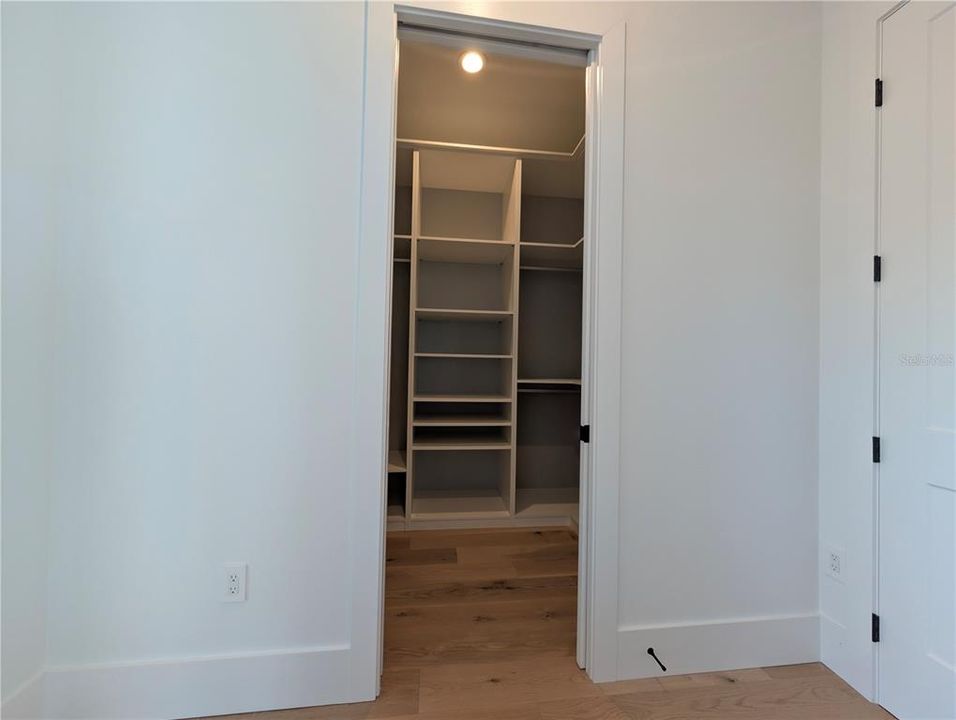 For Sale: $3,150,000 (4 beds, 6 baths, 5174 Square Feet)