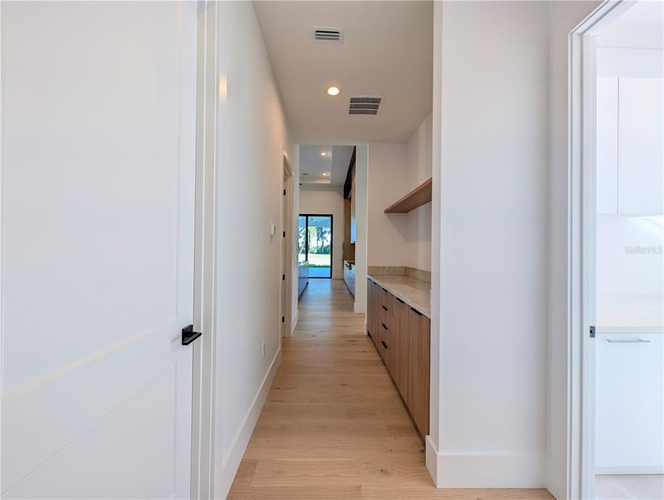 For Sale: $3,150,000 (4 beds, 6 baths, 5174 Square Feet)