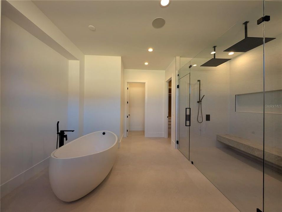 For Sale: $3,150,000 (4 beds, 6 baths, 5174 Square Feet)