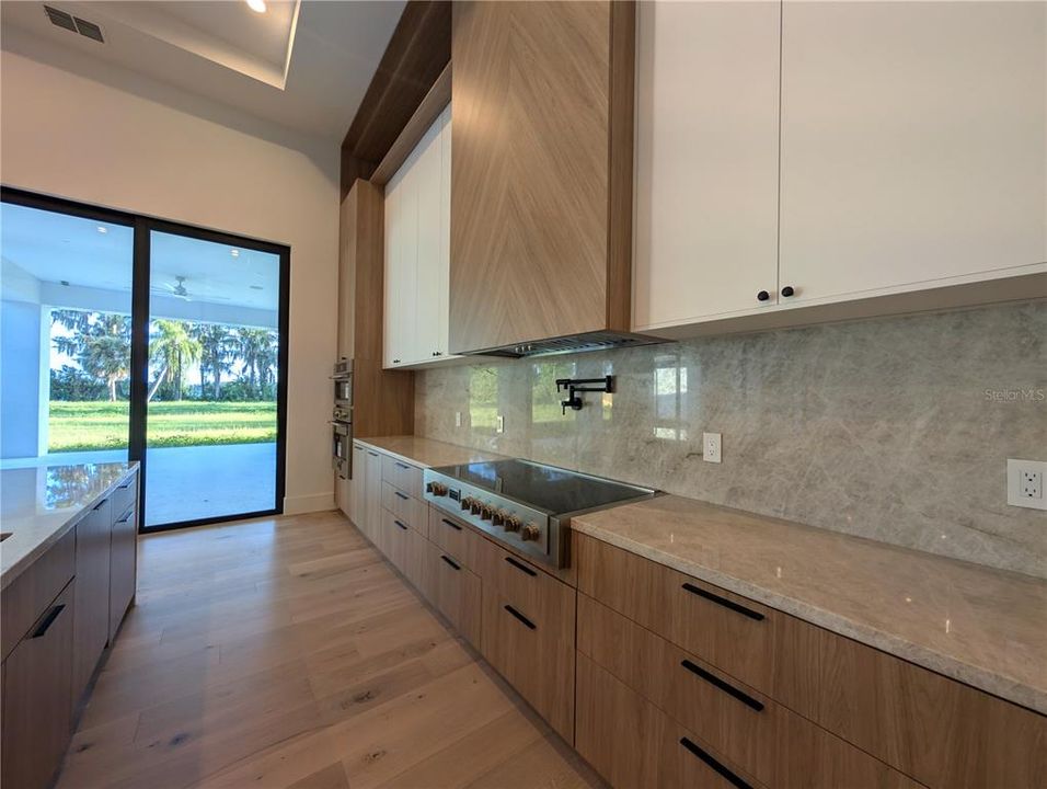 For Sale: $3,150,000 (4 beds, 6 baths, 5174 Square Feet)