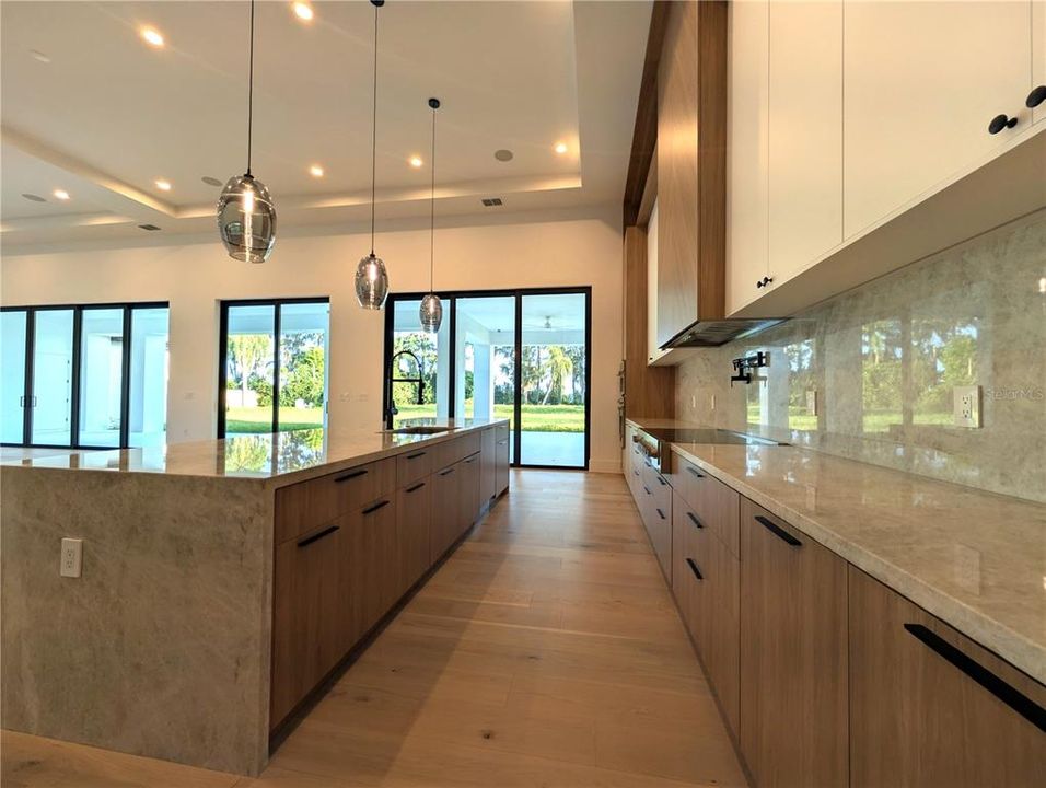 For Sale: $3,150,000 (4 beds, 6 baths, 5174 Square Feet)