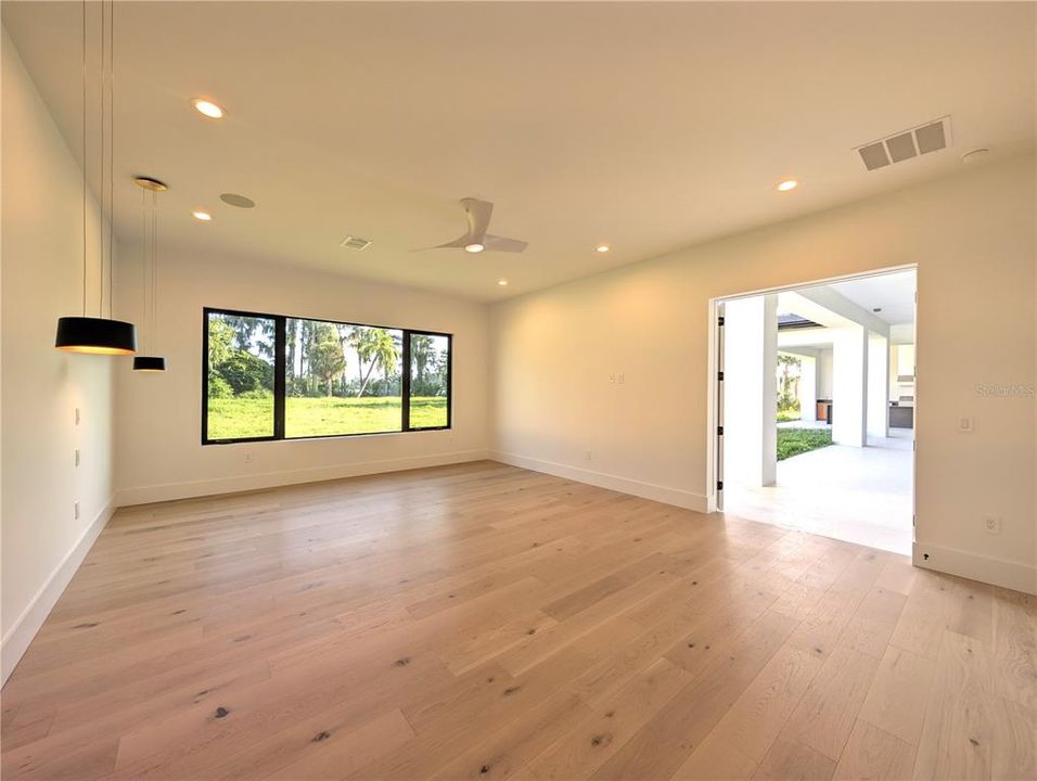 For Sale: $3,150,000 (4 beds, 6 baths, 5174 Square Feet)