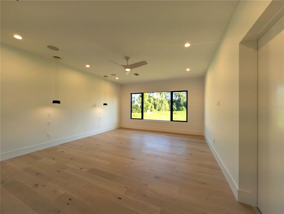For Sale: $3,150,000 (4 beds, 6 baths, 5174 Square Feet)