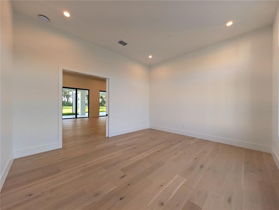 For Sale: $3,150,000 (4 beds, 6 baths, 5174 Square Feet)