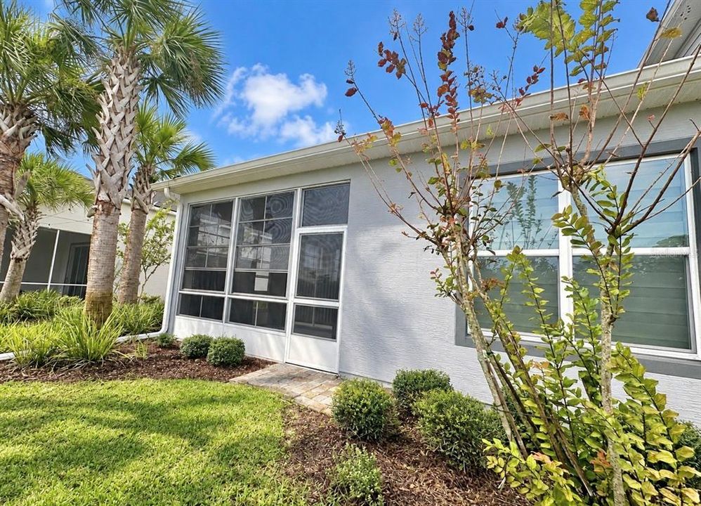 For Rent: $2,300 (2 beds, 2 baths, 1510 Square Feet)
