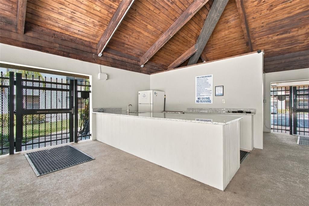 For Rent: $1,600 (1 beds, 1 baths, 624 Square Feet)