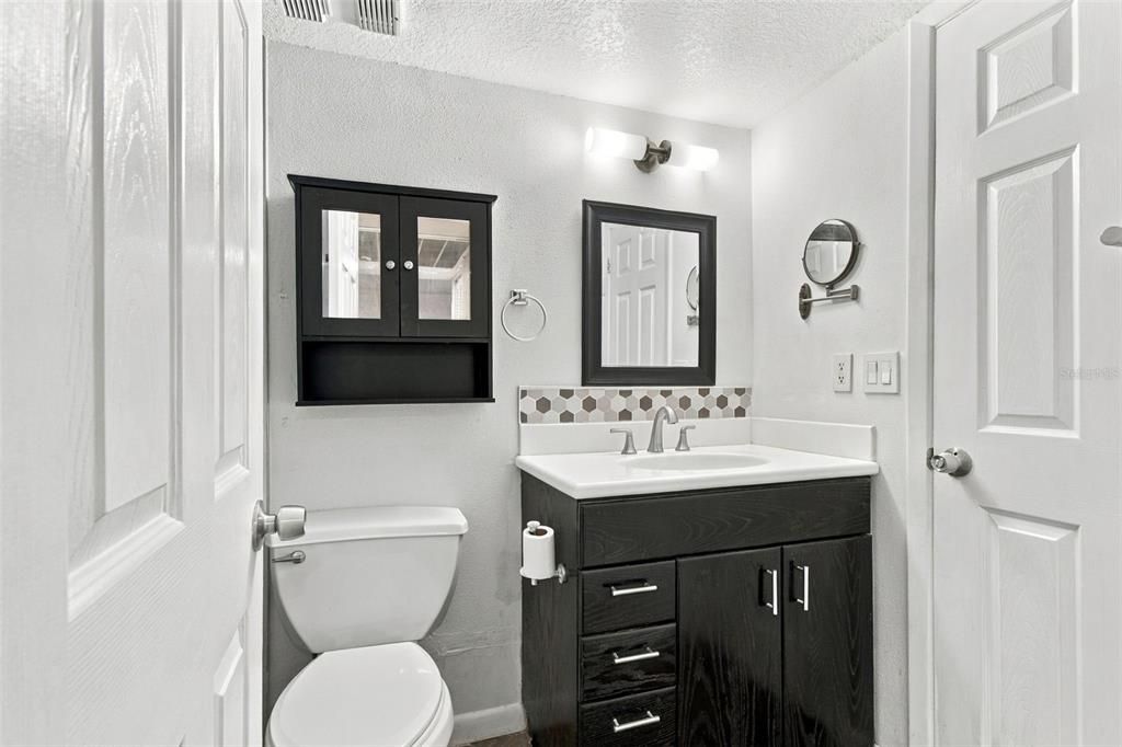 For Rent: $1,600 (1 beds, 1 baths, 624 Square Feet)